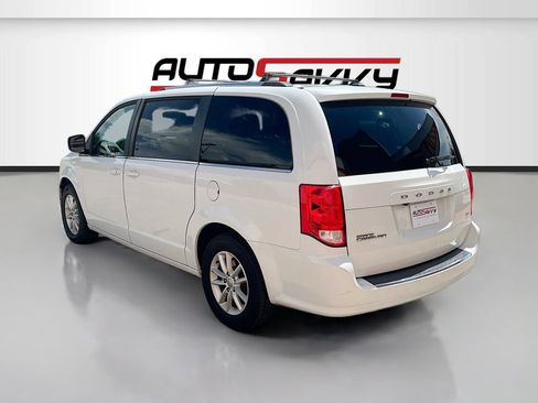 Used 2018 Dodge Grand Caravan SXT FWD image 5