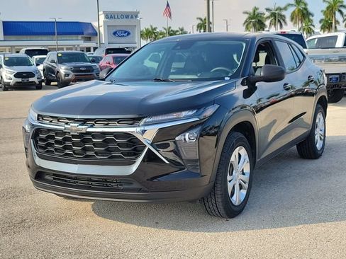Used 2024 Chevrolet Trax LS FWD image 3