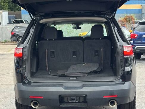 Used 2019 Chevrolet Traverse LS FWD image 16