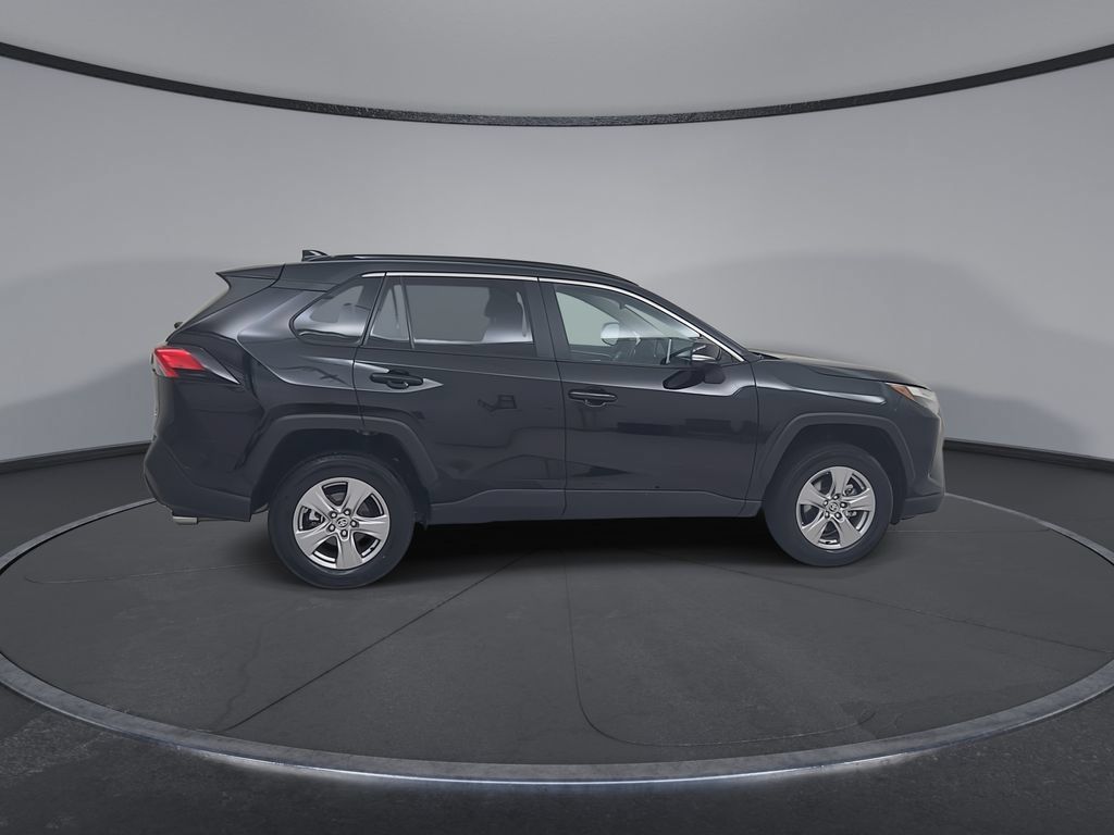Used 2025 Toyota RAV4 XLE AWD/4WD image 18