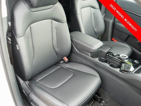 New 2025 Kia Sportage EX image 9