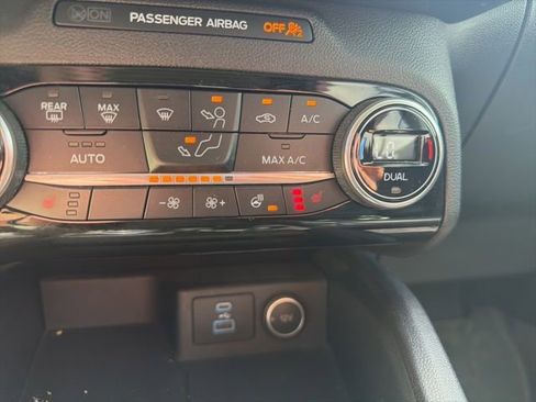 Used 2021 Ford Escape Titanium AWD/4WD image 33