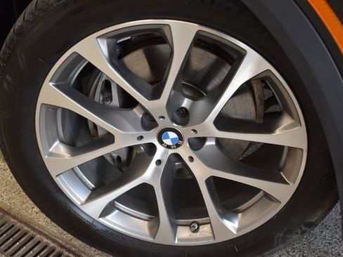 Used 2025 BMW X5 xDrive40i w/ Premium Package image 14