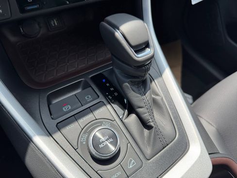 Certified 2025 Toyota RAV4 Limited image 21