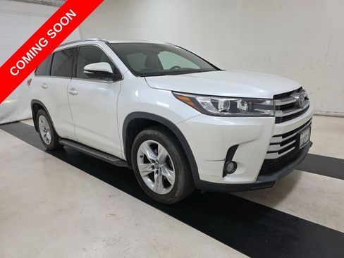 Used 2017 Toyota Highlander Limited w/ Carpet Mat Package AWD/4WD image 1