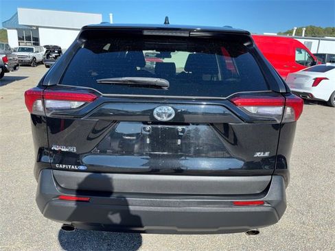 Used 2021 Toyota RAV4 XLE image 14