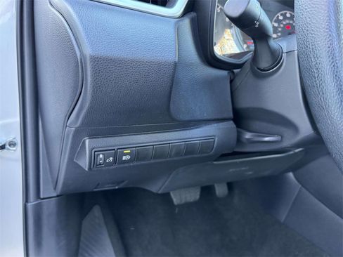 Used 2025 Toyota Corolla LE image 9