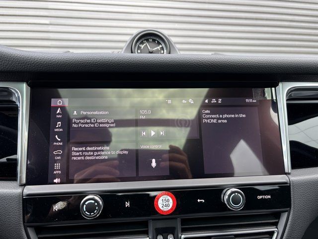 Certified 2026 Porsche Macan AWD/4WD image 19