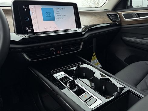 New 2026 Volkswagen Atlas SE image 13