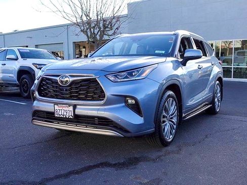 Used 2022 Toyota Highlander Platinum AWD/4WD image 8