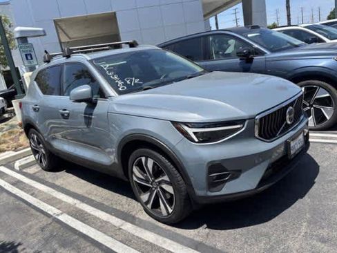Used 2023 Volvo XC40 B5 Ultimate w/ Protection Package Premier AWD/4WD image 7
