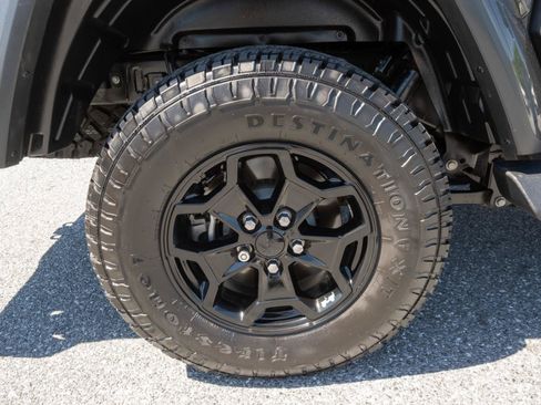Used 2021 Jeep Gladiator Sport AWD/4WD image 38