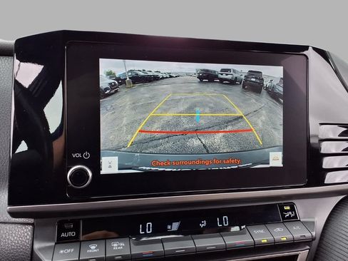 Used 2025 Toyota Camry SE FWD image 6