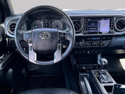 Used 2021 Toyota Tacoma TRD Off-Road w/ TRD Premium Off Road Package AWD/4WD image 3