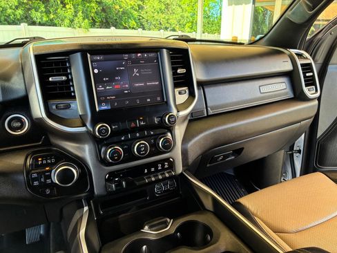 Used 2022 RAM 1500 Big Horn AWD/4WD image 18
