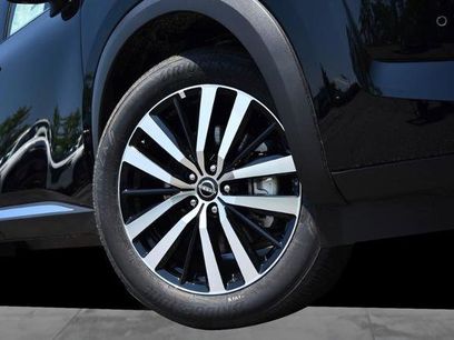 New 2025 Nissan Pathfinder Platinum w/ Cargo Package