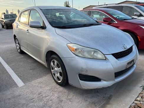 Used 2009 Toyota Matrix w/ PWR Pkg FWD image 2