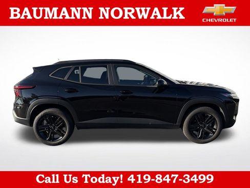 Used 2025 Chevrolet Trax ACTIV w/ Driver Confidence Package FWD image 7