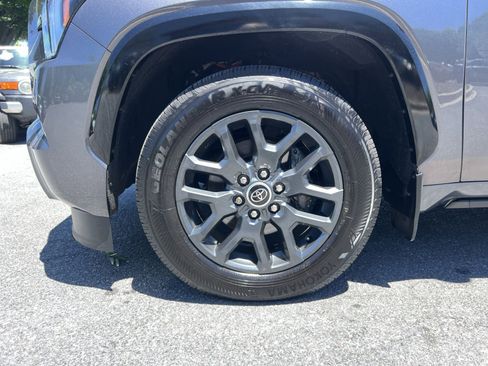 Used 2023 Toyota Sequoia Platinum AWD/4WD image 12