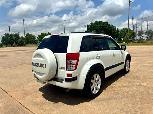 Used 2011 Suzuki Grand Vitara Limited image 28