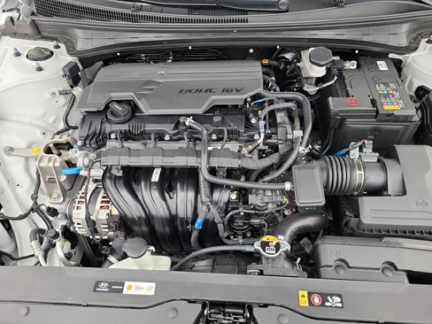 Certified 2025 Hyundai Elantra Sport image 24