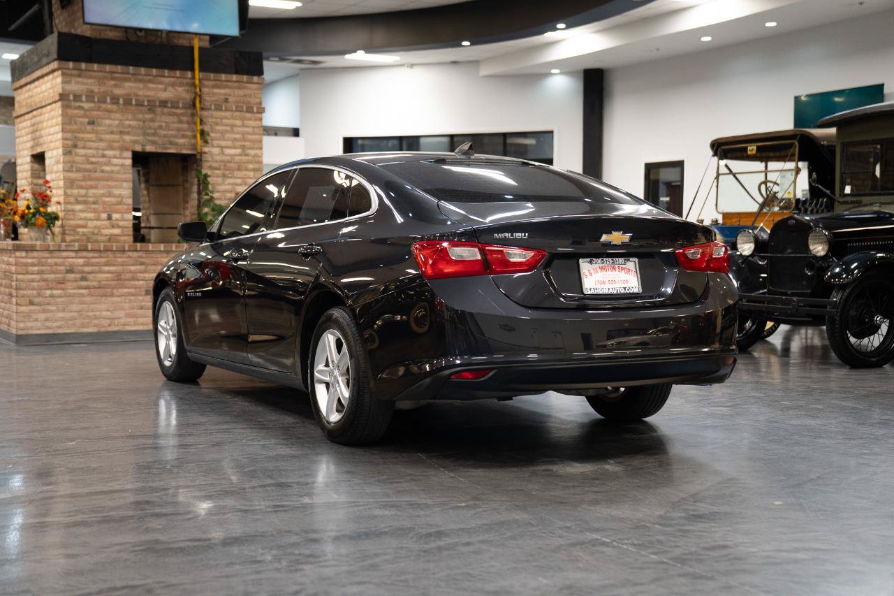 Used 2022 Chevrolet Malibu LS FWD image 14
