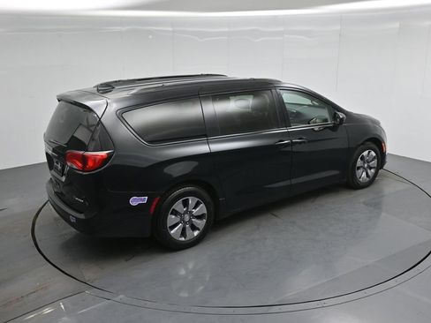 Used 2018 Chrysler Pacifica Limited w/ Advanced Safetytec Group image 41