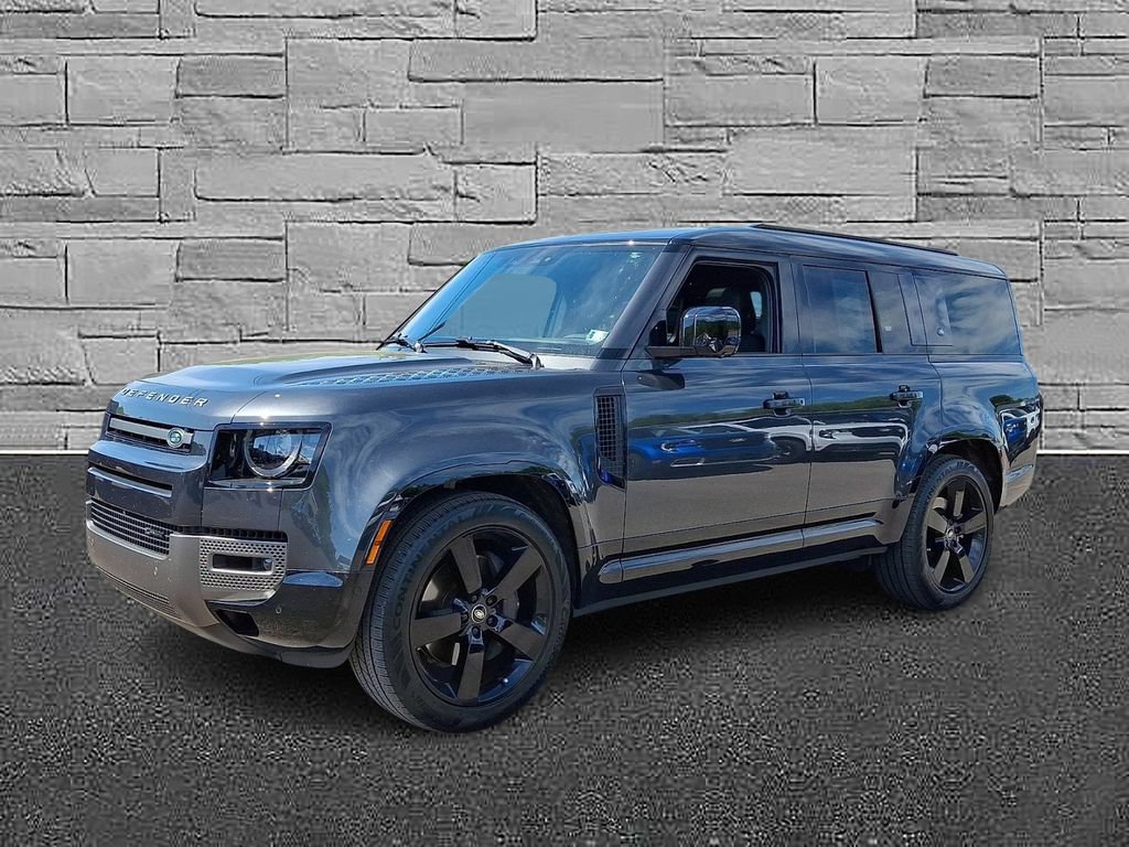 Used 2023 Land Rover Defender 130 X-Dynamic SE AWD/4WD image 5