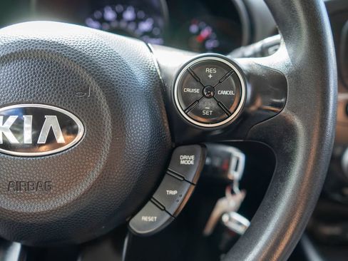Used 2019 Kia Soul FWD image 18