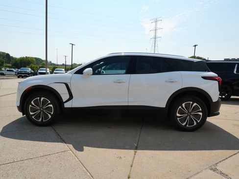 Used 2024 Chevrolet Blazer EV LT AWD/4WD image 4