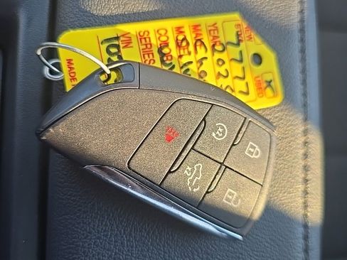 Used 2025 Chevrolet Silverado 1500 LT image 8