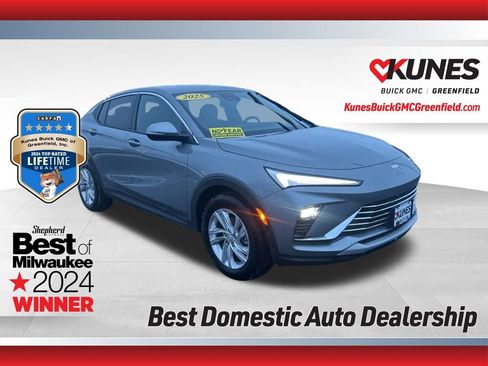 Used 2025 Buick Envista Preferred image 1