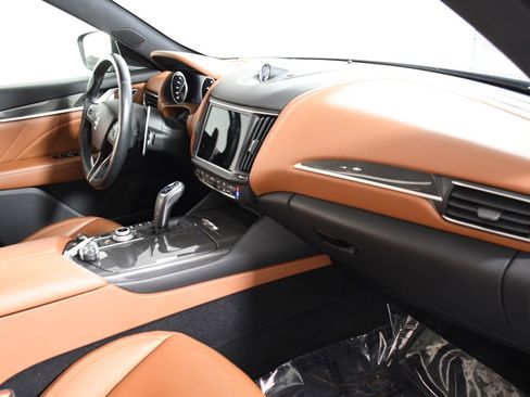 Used 2021 Maserati Levante S image 19