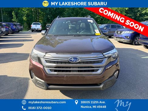 Used 2026 Subaru Forester Premium AWD/4WD image 2