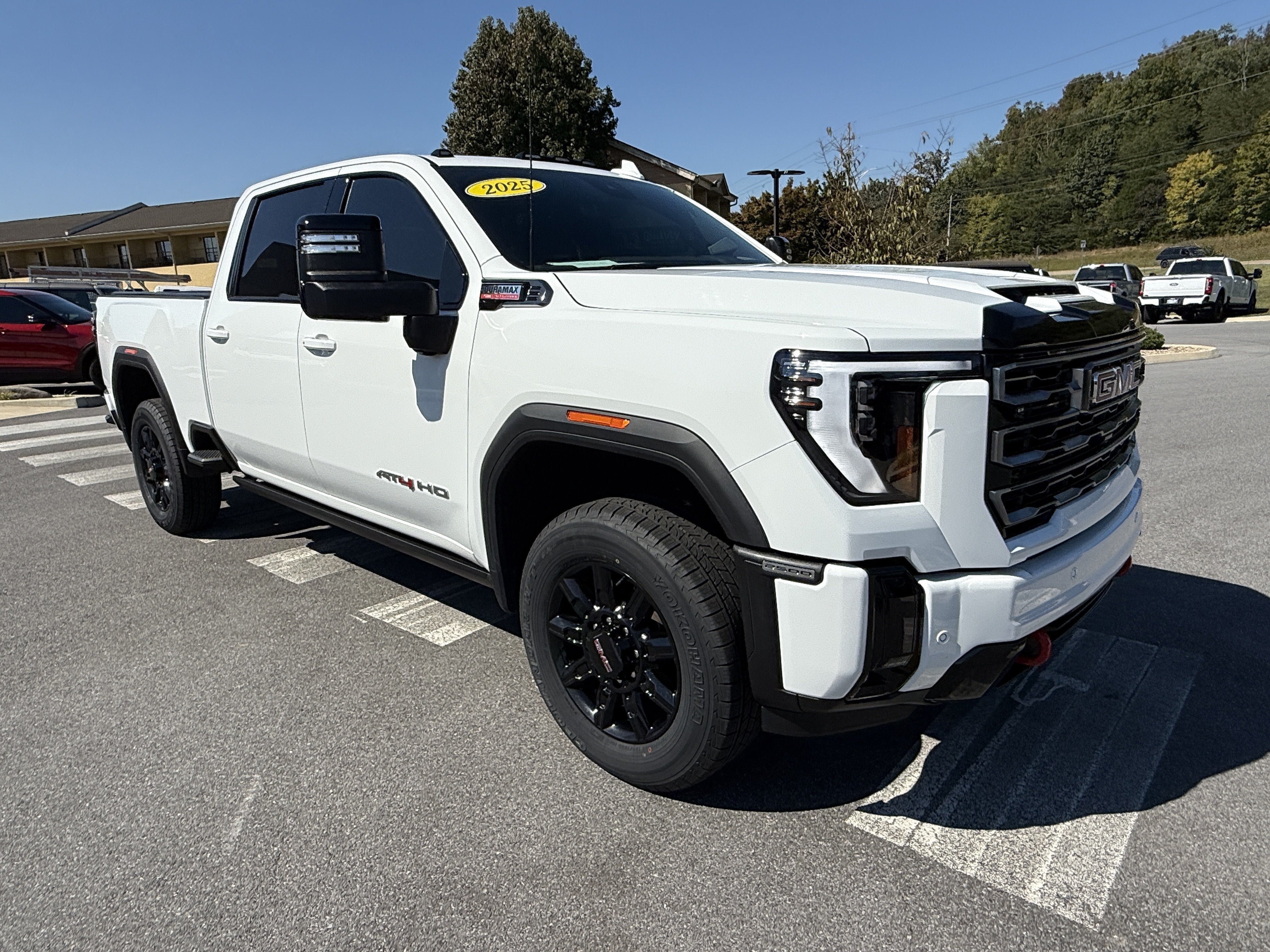 Used 2025 GMC Sierra 2500 AT4 w/ AT4 Premium Plus Package AWD/4WD image 3