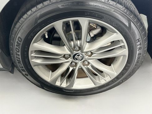 Used 2015 Toyota Camry SE FWD image 11