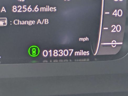 Used 2025 Honda Civic Sport image 25