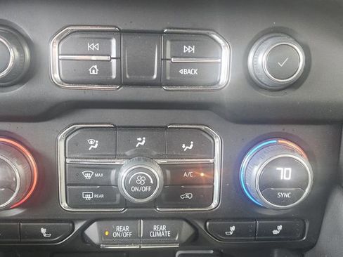 Used 2024 Chevrolet Suburban RST RWD image 35