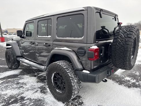 Used 2019 Jeep Wrangler Unlimited Sahara image 6