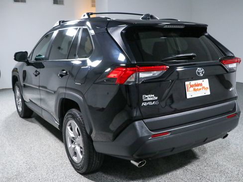 Used 2022 Toyota RAV4 XLE w/ Convenience Package FWD image 9