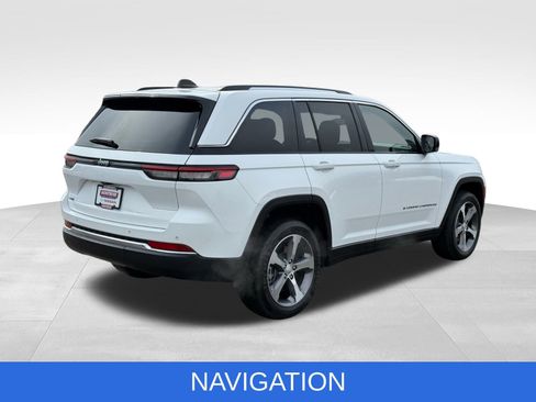 Used 2023 Jeep Grand Cherokee 4WD 4xe image 12