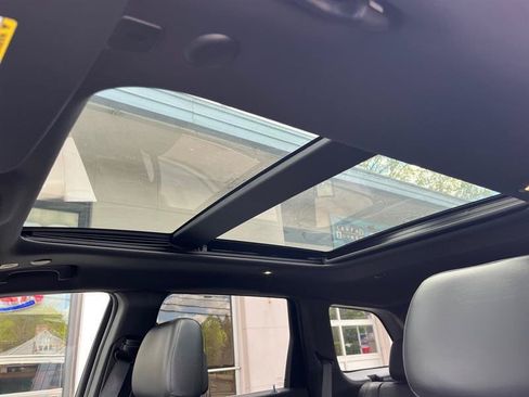 Used 2019 Jeep Grand Cherokee Limited w/ Luxury Group II AWD/4WD image 17