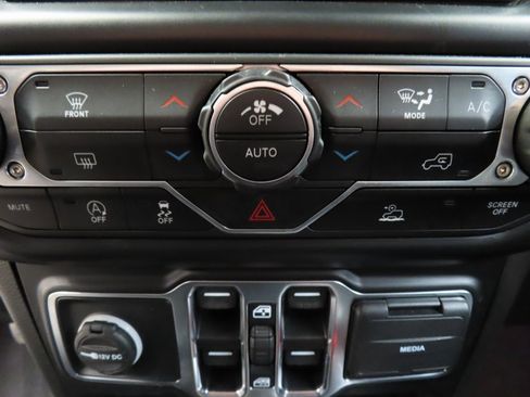 Used 2022 Jeep Wrangler Unlimited Sahara w/ LED Lighting Group image 49