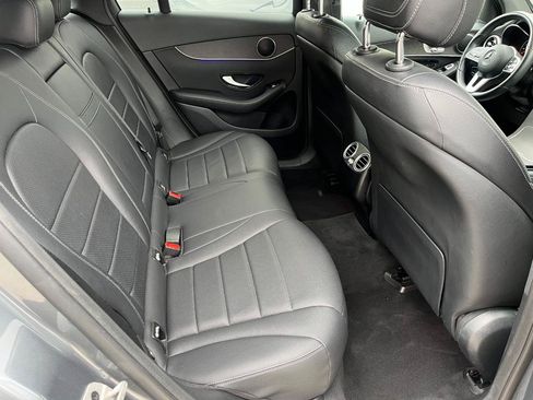 Used 2021 Mercedes-Benz GLC 300 4MATIC w/ Premium Package image 18