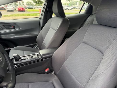 Used 2023 Toyota Prius LE FWD image 6