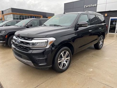 Used 2023 Ford Expedition Limited AWD/4WD image 3