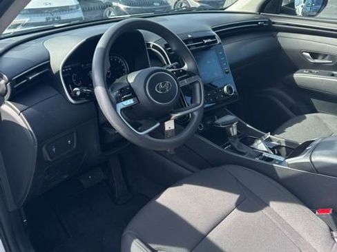 Used 2023 Hyundai Tucson SE image 6