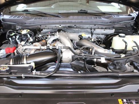 Used 2023 Ford F350 Lariat w/ Sport Appearance Package image 32