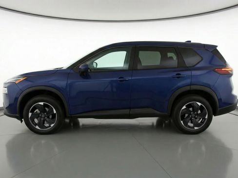 Used 2025 Nissan Rogue SV image 5