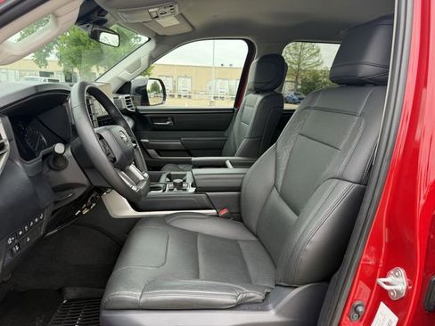 Used 2022 Toyota Tundra SR5 w/ SR5 Premium Package AWD/4WD image 25